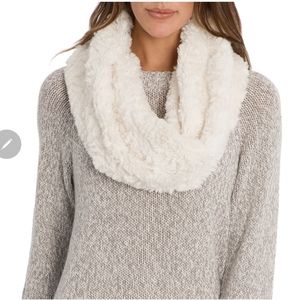 NWT Chunky Knit Infinity Faux Fur Scarf